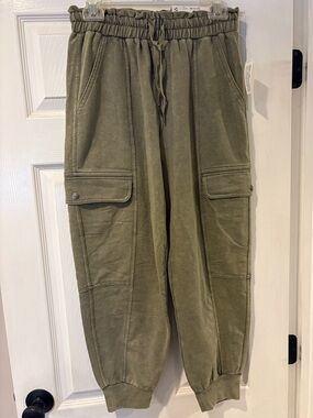 Tags on! Olive Cargo Jogger Pants
